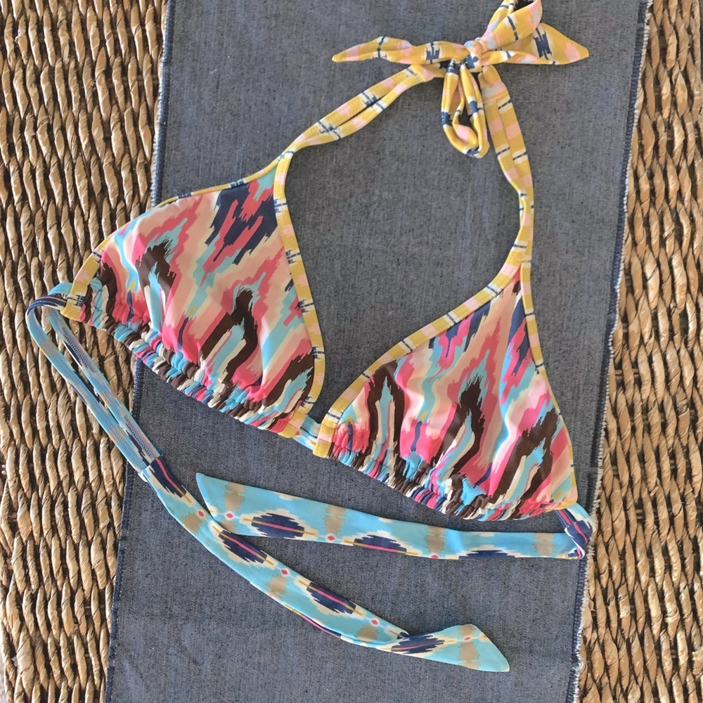 Blush Profile triangular bikini top